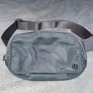 Lululemon everywhere crossbody belt bag in steel blue